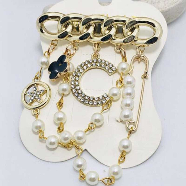 Eur Fashion Pearl Tassel Pendant Corsage Brooches Four Leaf Clover Letters Brooch Pins Scarf Clips Women Coat Bag Accessories Jewelry