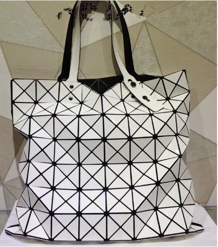 Hot Fashion famousbrand handbag Women's Hight quality same as Baobao BAG Lattice geometric handbag tote bag 8*8 9*9