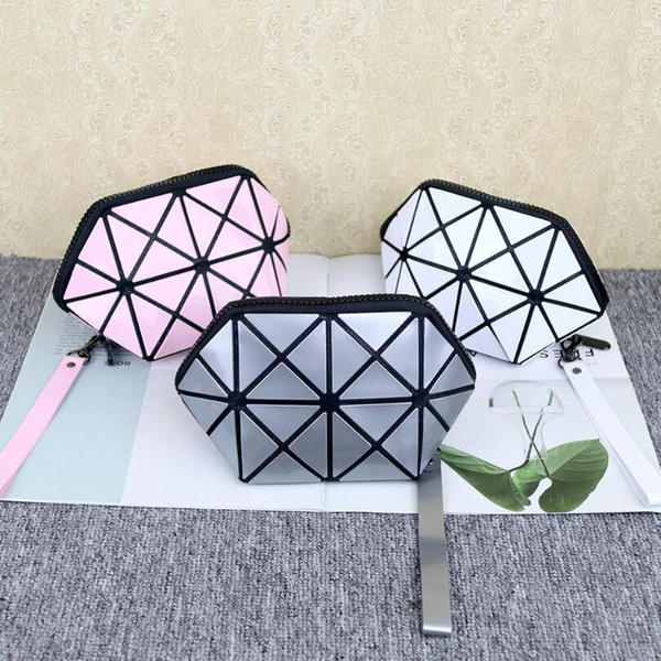 New Zipper Cosmetic Bag Women Luminous Makeup Bag Geometric Women's Cosmetics Organizer Folding Travel Make Up Bag wholesale