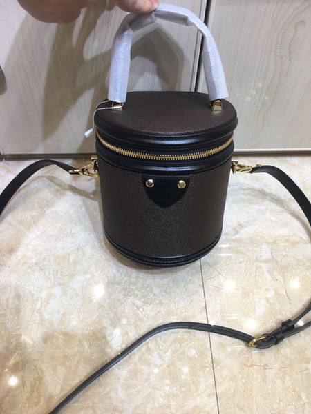 3A praises. Women's new round bucket shoulder bag. Designer cosmetic bag. Fashion lady style. Detachable leather shoulder strap.