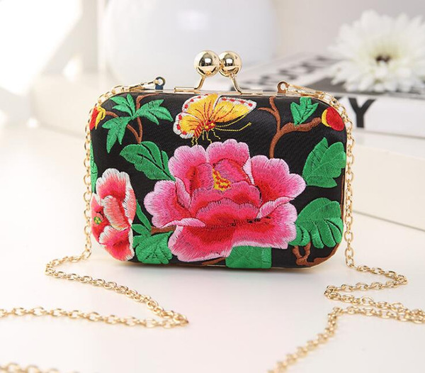 Women fashion Evening Banquet bags New high-end flower Embroidered Handba
8000
g dinner party Crossbody Shoulder bag casual chain mini makeup Tote