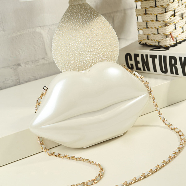 2017 Women Red Lips Clutch Bag High Quality Ladies With Chain Shoulder Bag Bolsa Evening Lips Shape Purse