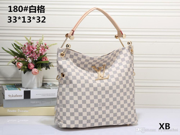 2019 Factory wholesale Free shipping Japan Korea trend square women handbag personality acrylic womens banquet fashion Metal Ladies A29