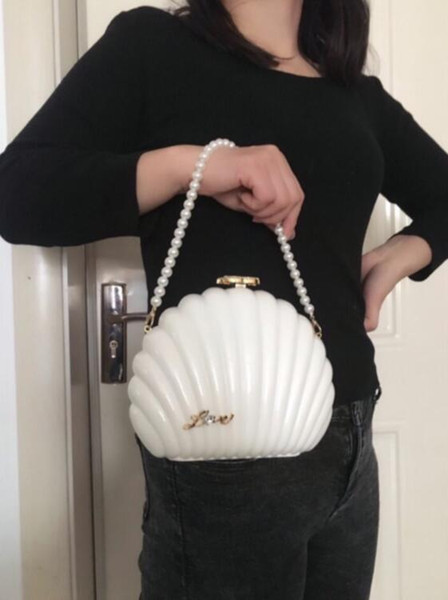 2019 HOT Fashion Handbag Women Purse Pearl shell shoulder bag VIP gift bag Christmas gift pearl wristband bag wallet