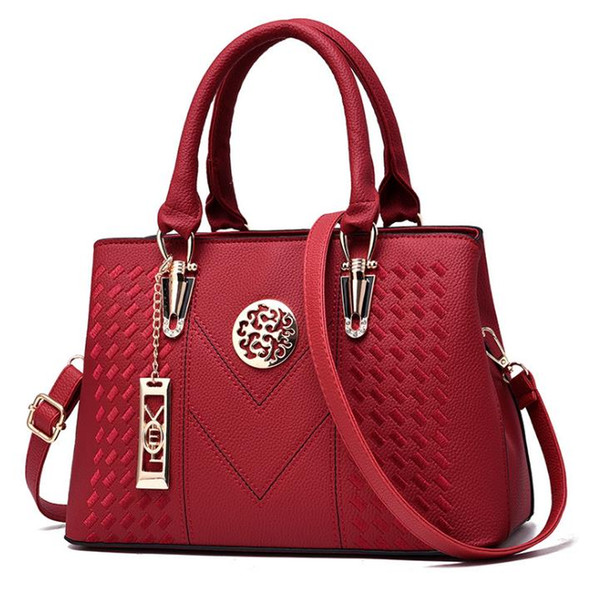 2019 new women's bag trend shoulder bag ladies embroidered handbag