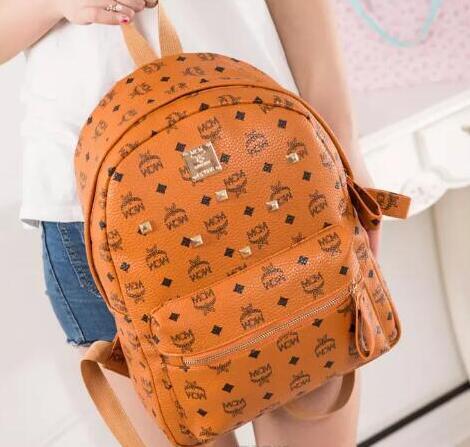 Wholesale Punk style Rivet Backpack Fashion Men Women Cheap Knapsack Korean Stylish Shoulder Bag Brand Designer Bag High-end PU School Bag