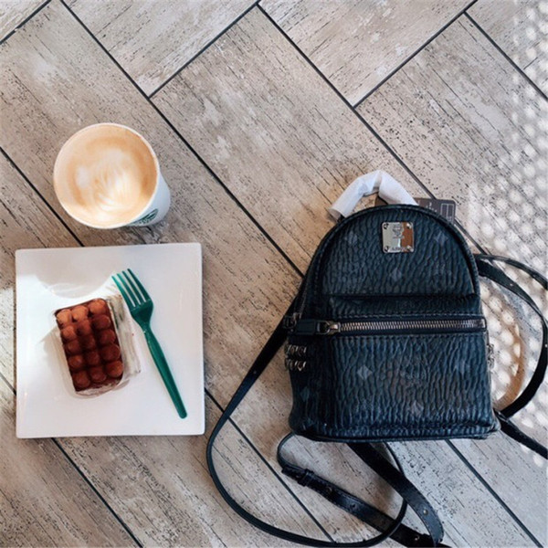 Mini Backpack New Arrival Brand Rivet Backpack Style Hot Selling Backpacks Letter Bag Womens Mens School Bags Fashion Size 20cm Newest Style