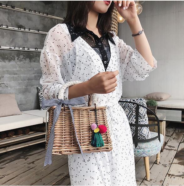 Women Fashion beach bags summer Crossbody bags handmade Straw woven pompon Drawstring Bucket Shoulder Bag Bohemian bag Clutch Handbag tote