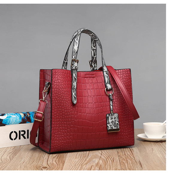 Wholesale 2018 Autumn New Mobile Handbags European And American Fashion Crocodile Pattern Shoulder Messenger Bag