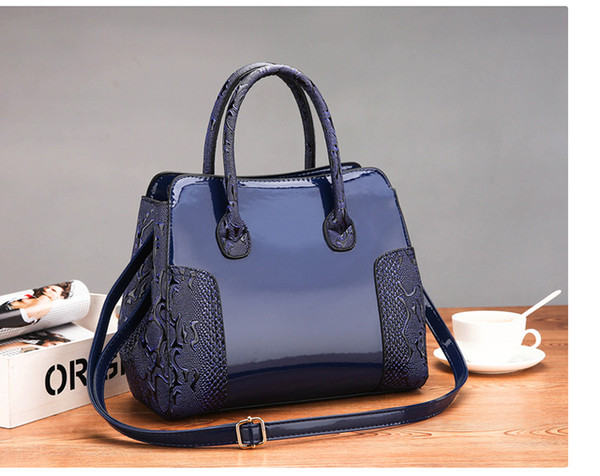 Women's Bag 2018 Europe And The New Embossed Mother Bag Wild Large Capacity Shoulder Bag Wholesale