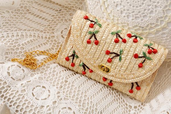 New three-dimensional hand-embroidered cherry straw bag woven bag Mori female fruit beach bag