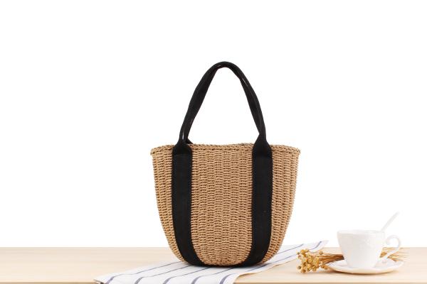 Wholesale 2018 Europe and America portable bucket woven bag handcuffs black ribbon straw bag summer vacation photo beach bag