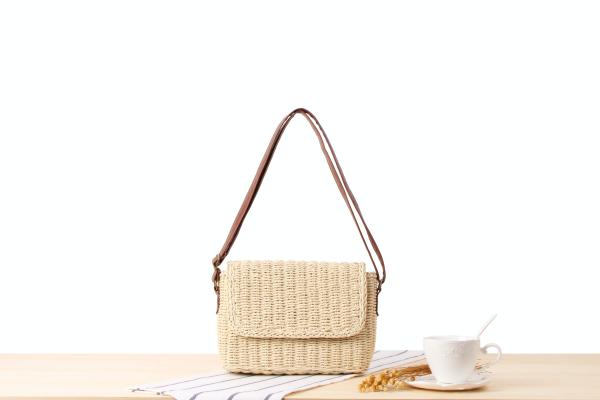 Wholesale and retail 2018 new wild Messenger woven bag Sen Sen Sen beach holiday straw bag