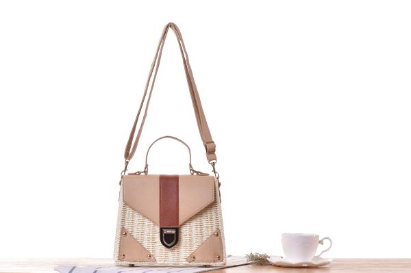 Wholesale 2018 Europe and the United States new handkerchief one shoulder dual-use woven bag high-end holiday leisure straw bag