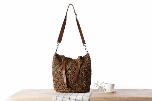 Wholesale 2018 new simple solid color hollow straw bag Mori girl shoulder slung dual-use woven bag fashion simple wild female bag