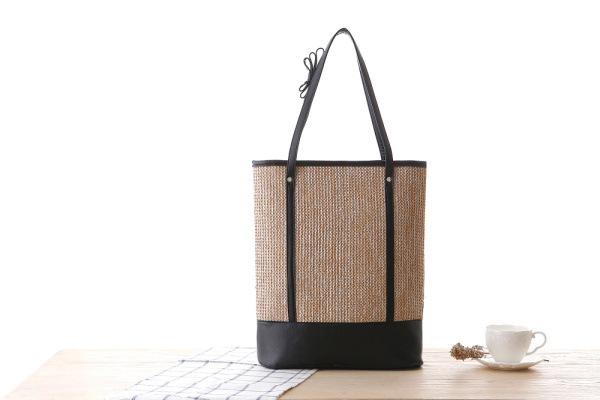 Wholesale 2018 new European and American wind grass woven bag simple leisure beach bag shoulder slung straw bag