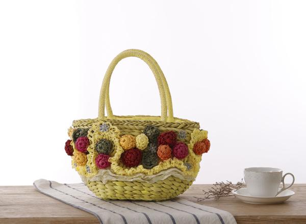 Wholesale 2018 Europe and America Idyllic wind cute ball straw bag grape fruit hand-woven women's bag fashion casual bag