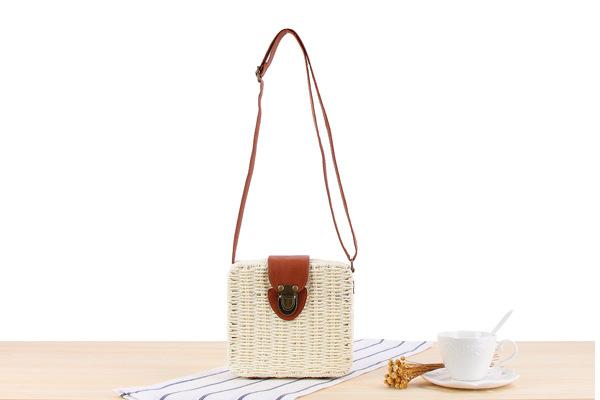 Wholesale 2018 new candy color slanting straw bag Small square box fashion woven bag simple leisure beach bag