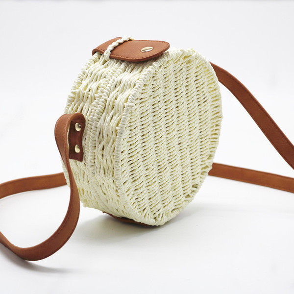 Wholesale 2018 Europe and the United States new round shoulder green woven bag fashion simple temperament beach handbag