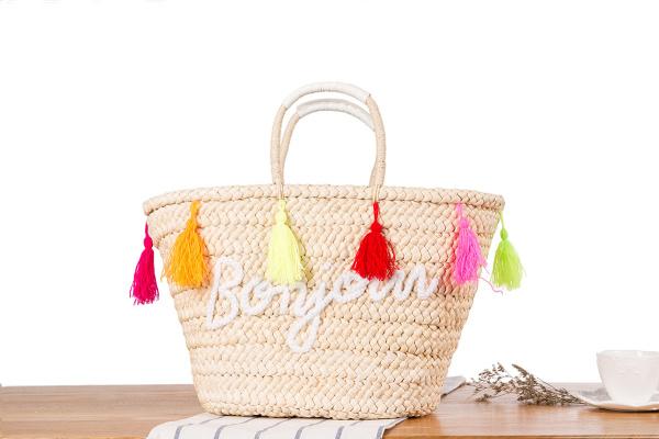 Wholesale and retail 2018 explosion models simple fashion straw bag five-star woven bag wool ball leisure beach bag