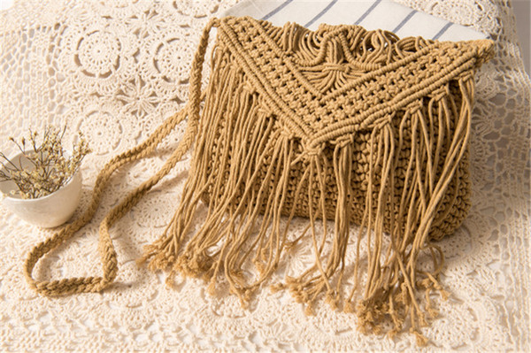 Wholesale 2018 new simple tassel slung straw bag Vintage one shoulder woven bag summer simple vacation beach bag