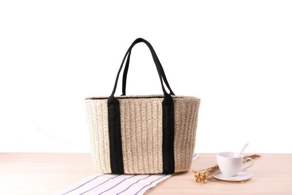 Wholesale 2018 Europe and America simple wind grass bag shoulder hand-woven beach bag wild commuter handbag