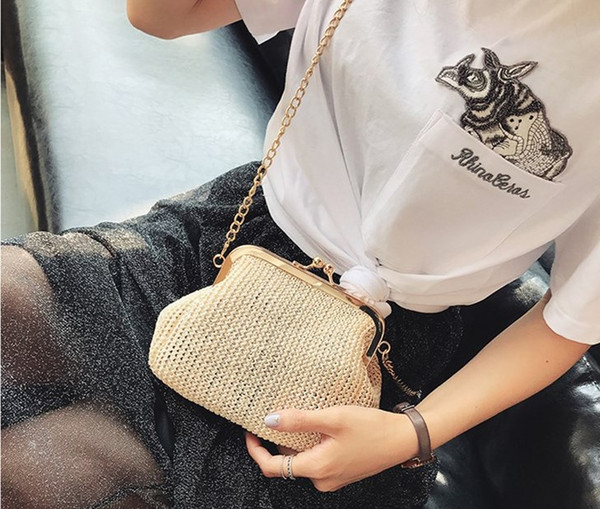 2017. Plant material. Shell shape. Fashion casual bag. Beach bag. Metal chain. Women's Bags. Girl. Straw. Soft. Small. Mini. Shoulder Bags.