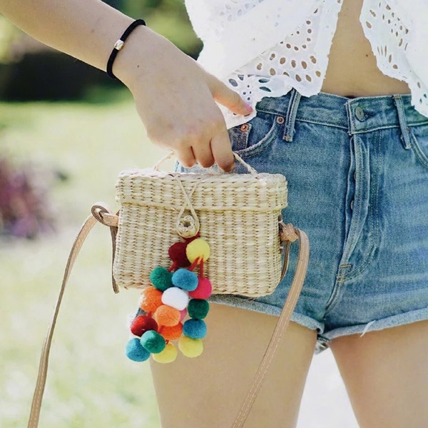 Pom Poms Ball Straw Bag Women Female Handbags Summer Beach Bag INS Clutch Small Totes Weave Casual Luxury Design Flap Box Fashion Bohemian