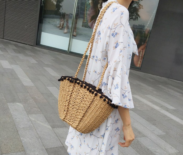 2018 Fresh Style Grass Bohemian Summer Straw Basket Beach Shoulder Bag Wholesale For Women INS Hot Sale Small Tote Drawstring Weave Pom Pom