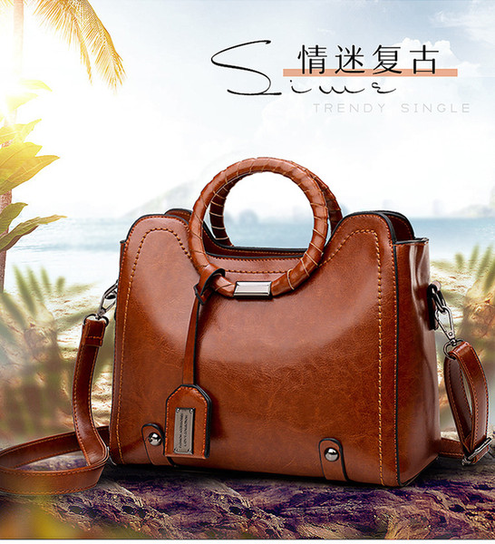 Wholesale women's Bag 2018 Autumn And Winter New European And American Fashion Small Square Bag Oily Leather Shoulder Slung Handbag