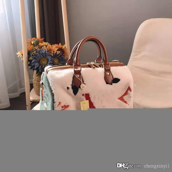 New Winter Lambs Wool Female Boston Old Flower Drum Shoulder Inclined Across The Pillow with The Handbags Wallets High Quality Package