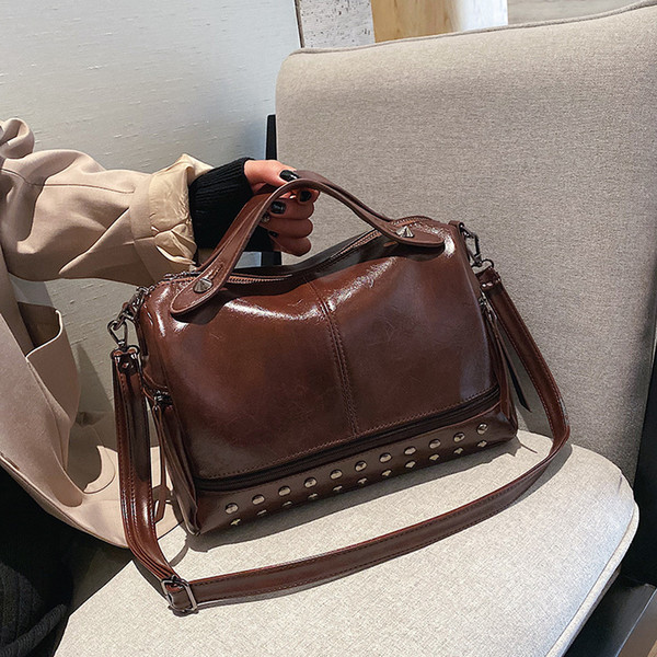 Senior sense designer handbag women's bag 2019 new Korean Retro Leather soft leather messenger pillow bag fashion Boston Bag