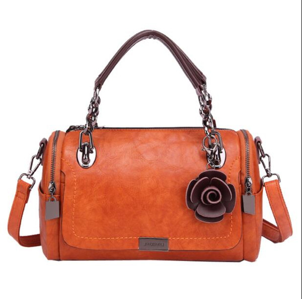 European station leather handbag 2019 new summer wild Boston pillow bag shoulder portable chain ladies bag