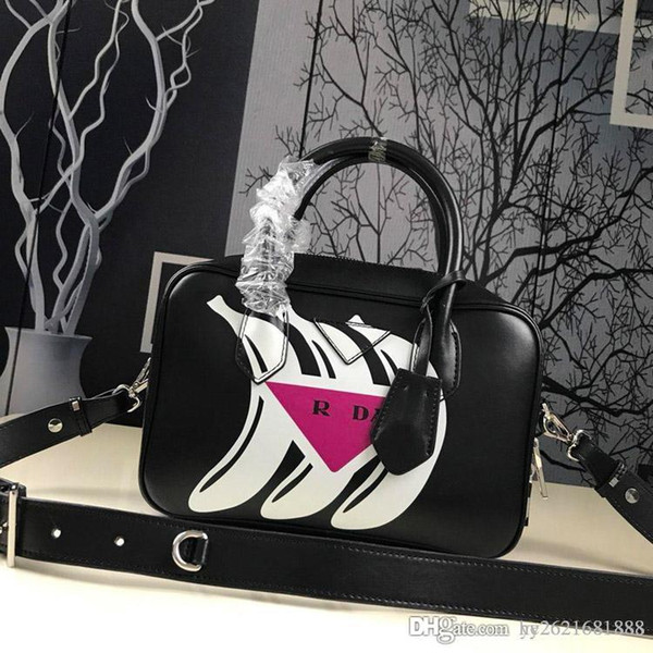 Designer handbags ladies handbags one shoulder diagonal leather mini handbag silk screen graffiti fashion bag 19 luxury brand