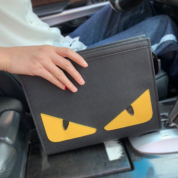 2019 luxury famous leather mens womens designer Handbags eyes monster backpacks handbag Sac à main bags envelope purses crossbody AR1008