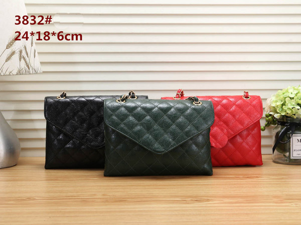 19SS hot designer diamond shaped ladies clutch bag fashion shoulder bag original portable clutch bag high quality luxury shoulder bags