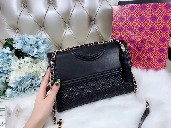 2018 new lady fashion hot woman handbag letter T design chain leather crossbody covertible Diamond Lattice shoulder top flap bag 27cm