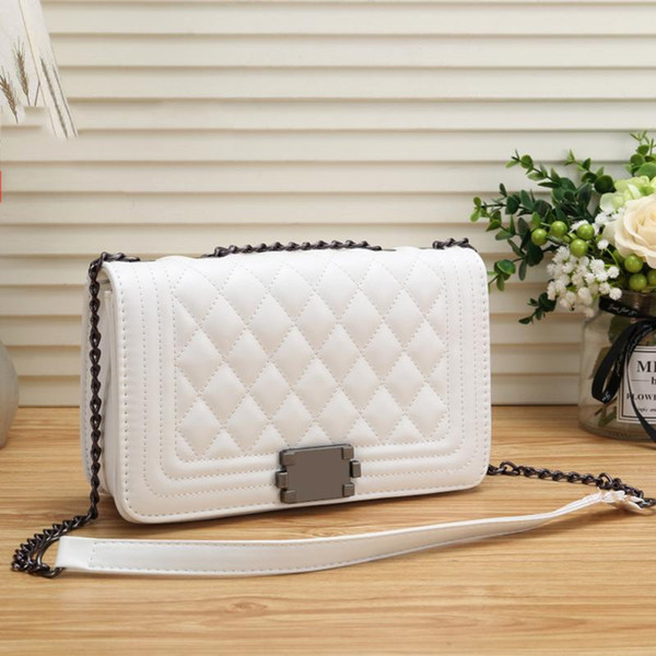 Free shipping hot 2018 brand fashion luxury designer bags ladies shoulder Messenger bag Europe and America rhombic small square bag