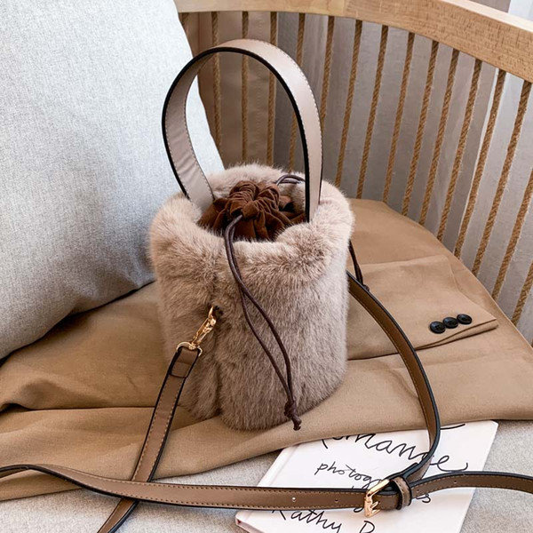 Ladies furry bucket shoulder bag new Korean ins Harajuku vintage simple personality fashion casual female diagonal cross bag