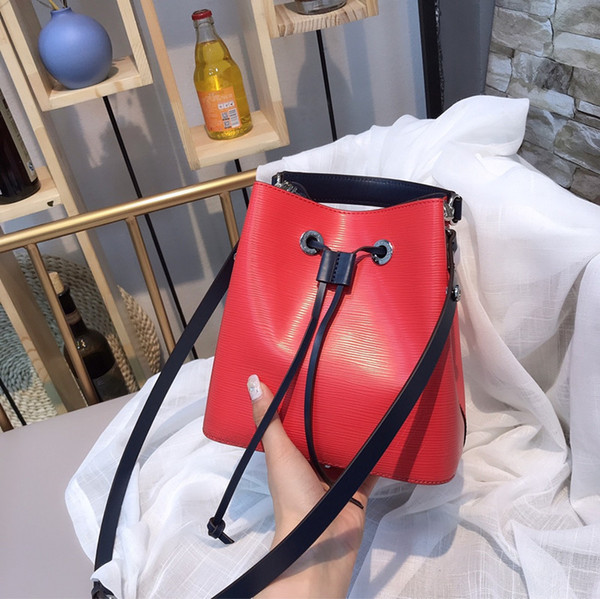 New Package Mini Water Ripple Bucket Cowhide Oblique Satchel Female Hand The Bill Of Lading Shoulder Drawstring Tote Handbags Messenger Bag