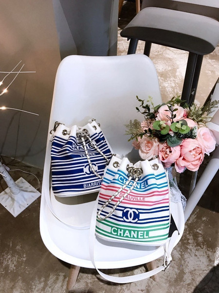 Ladies bucket bag spring and summer big show models color stripes Double Clogo most explosive atmosphere wild do not pick people