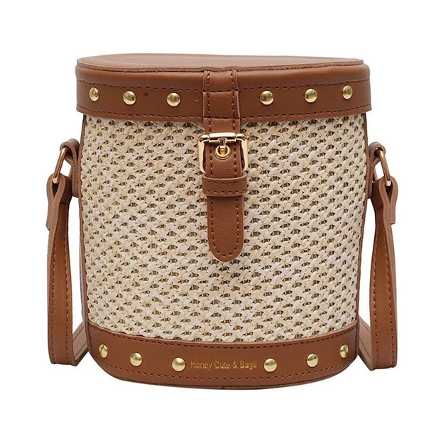 Women's fashion straw bag 2019 summer new trend wild shoulder bag casual bucket rivet Messenger bag