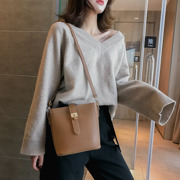 2019 New casual Ride simple Korean wind ins single shoulder oblique carrying large capacity bucket bag PU mother bag Woman