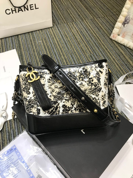 Street bag 2019 popular X024, fashion style, single shoulder bag, women's bag, chain bag, transverse body bag size: 20*15*8cm