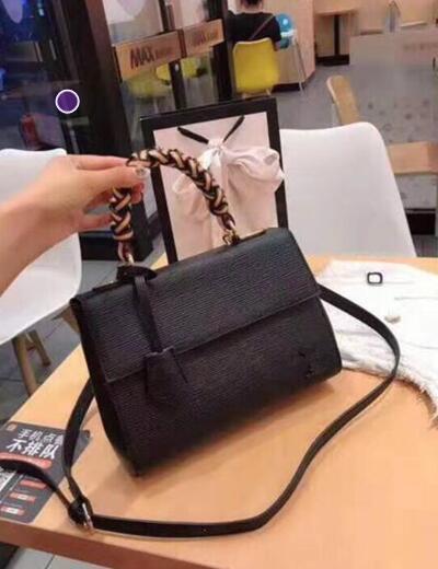 The New Shiny Letters Fashion Chain Shoulder His High-end Banquet Ms Small Package Purses Ladies Handbags Designer Clutch Bag Evening