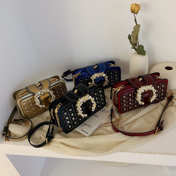 2019 New vintage fashion casual art inlay diamond single shoulder slant Sling small square pack 21 * 11 * 8 package