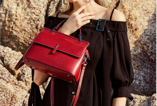 The 2019 New Designer Genuine Real Leather one shoulder bags fashionable crossbody bags with high quality