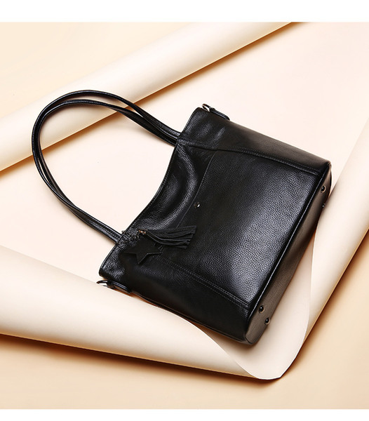 2019 summer new fashion top layer cowhide handbag black / khaki big bag shoulder slung handbag