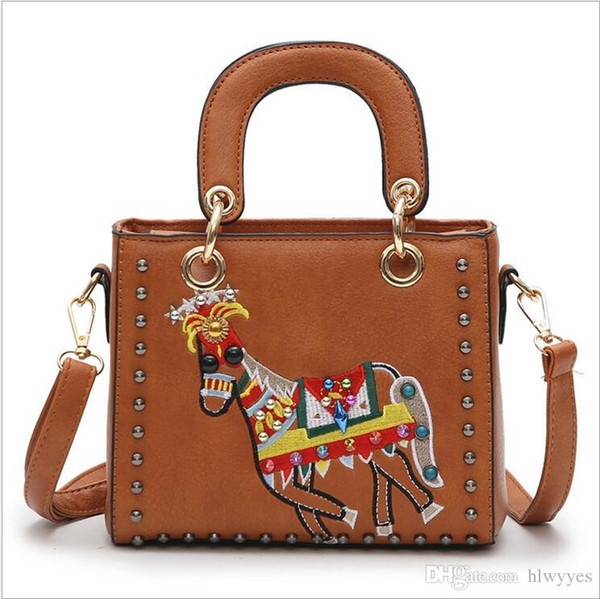 2018 Summer The New Fashion Style Single Woman Shoulder Bag Embroidered Small Square Bag Free Shipping