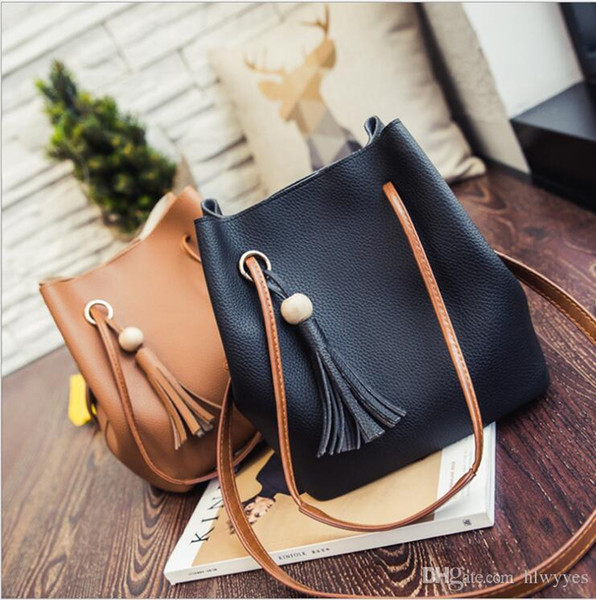 2017 The New Women's Bag of Wooden Ball Single Shoulder Bag Han Version Of The Simple Bailian-Style Bucket Bag